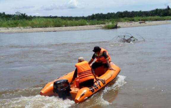 Tenggelam di Sungai Batang Lubuh Rohul, Rizki Belum Ditemukan